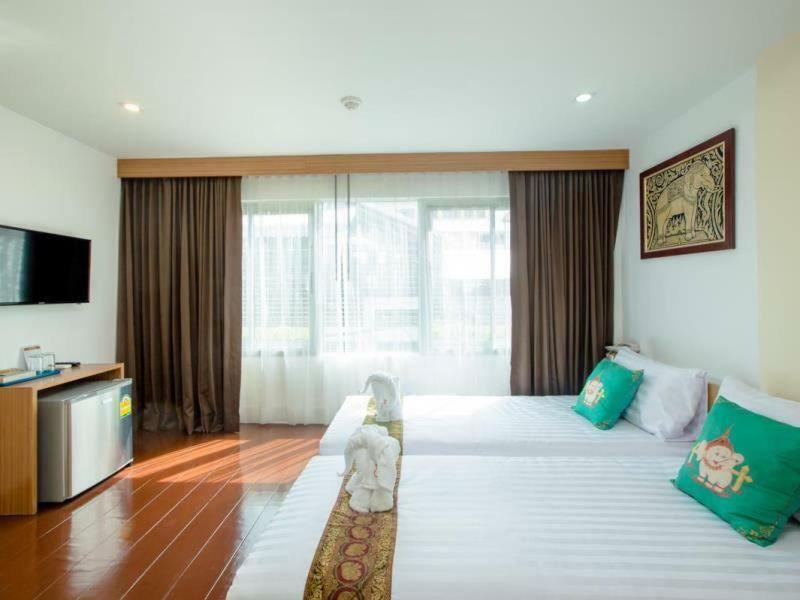 Landmark Patong Hotel Bagian luar foto